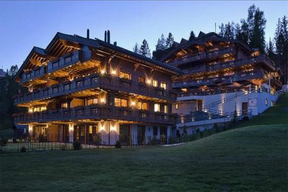 Rénovation rapide de la piscine de l'Hôtel & Résidences Guarda Golf à Crans-Montana par Millius Groupe.